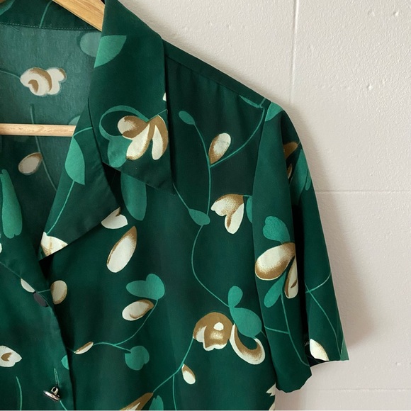 Vintage Blouse with Ornate Buttons - Picture 5 of 8